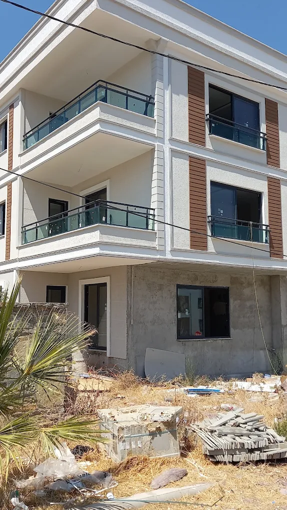 Cam küpeşte ve balkon korkuluk uygulaması