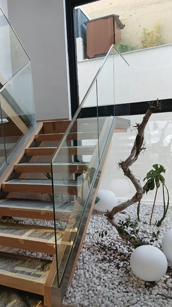 Minimal tasarımlı modern alüminyum küpeşte